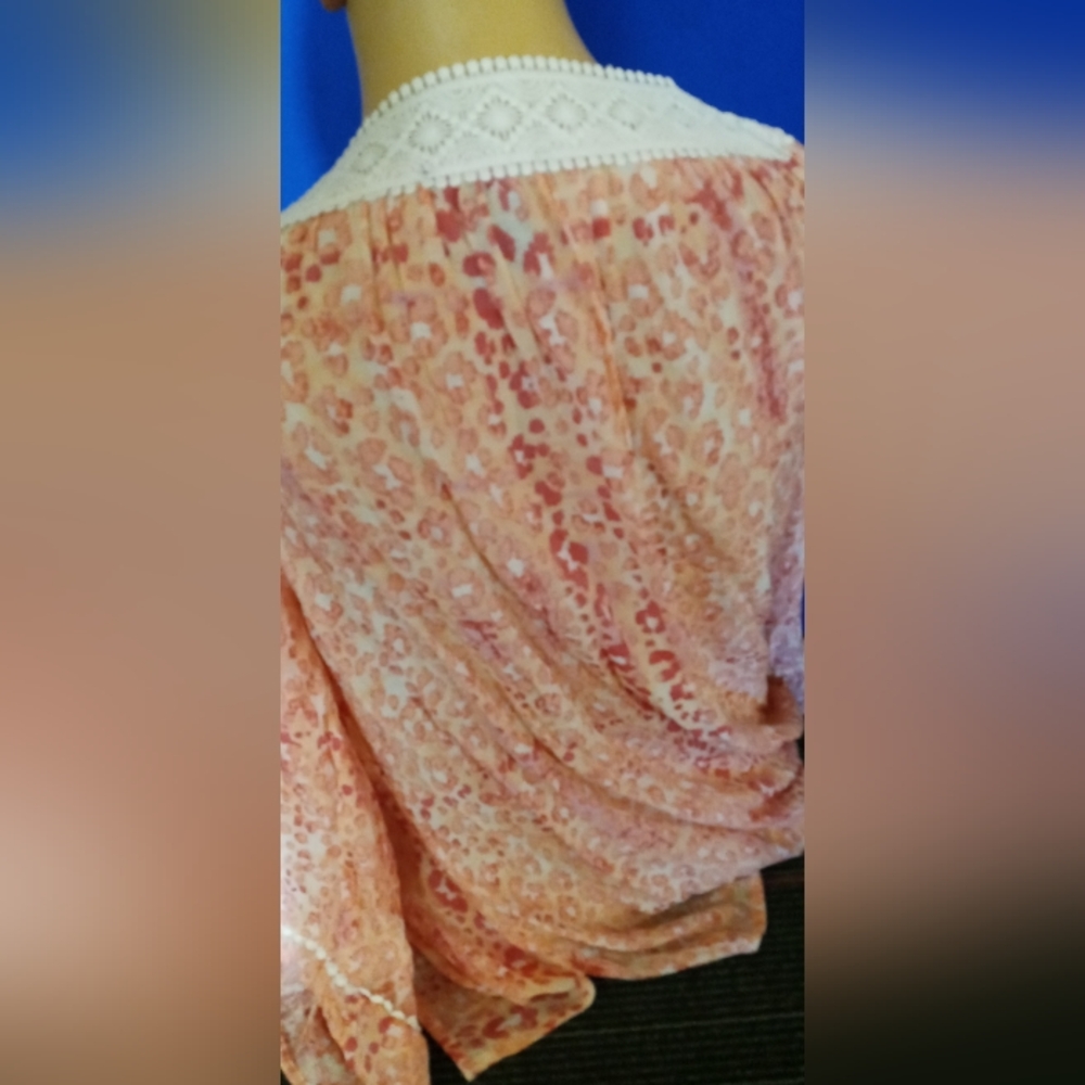 Elegant Pink Lace Trim Women's Top - Picture 3 of 5